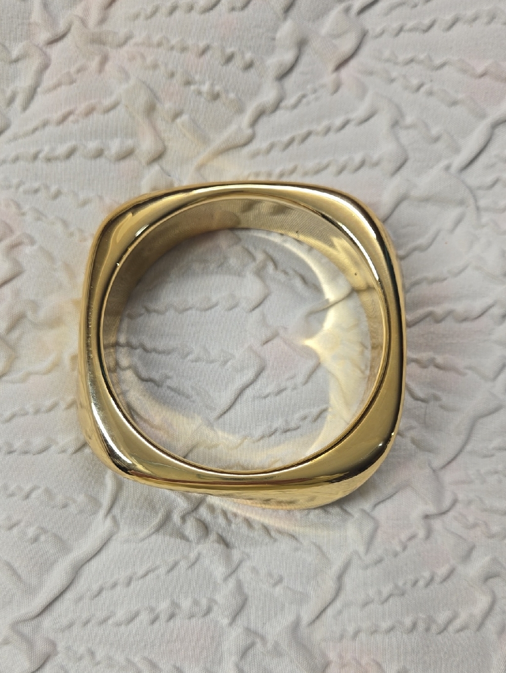 Gold Square-Edge Acrylic Bangle Bracelet - Women Jewelry - Picture 1 of 3
